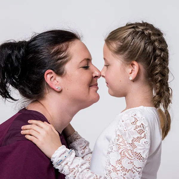 Mutter mit Tochter SCHÖNES LEBEN Gruppe